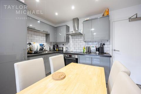 5 bedroom apartment to rent, Melville Road, Hove